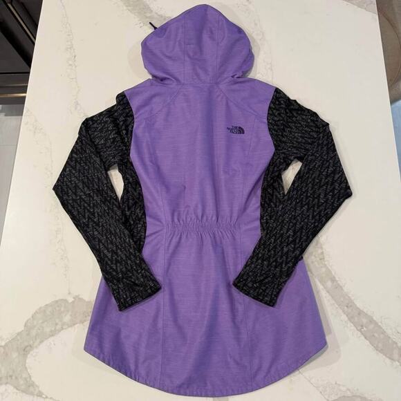 The North Face Dyvinity Jacket Womens Medium Purple Lightweight Hooded Thumbhole - Picture 8 of 10